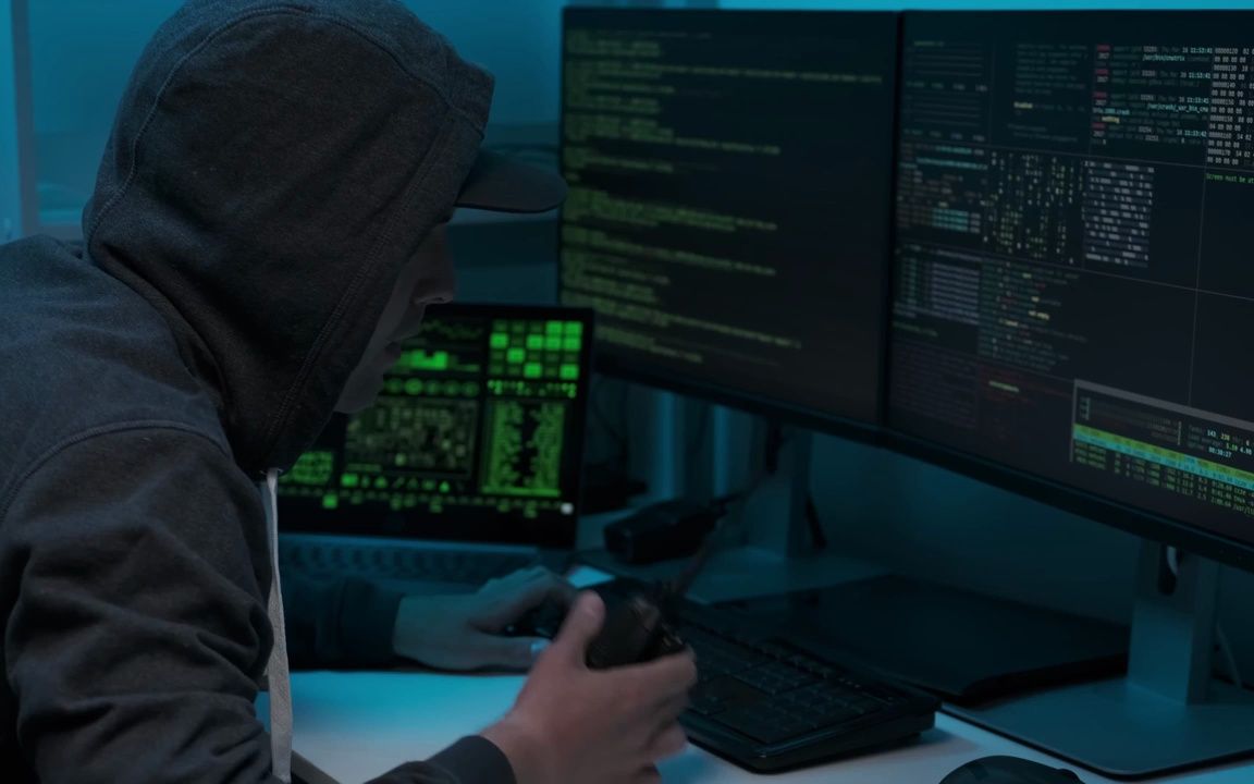 黑客攻击电脑怎么办(黑客攻击别人电脑犯法吗)